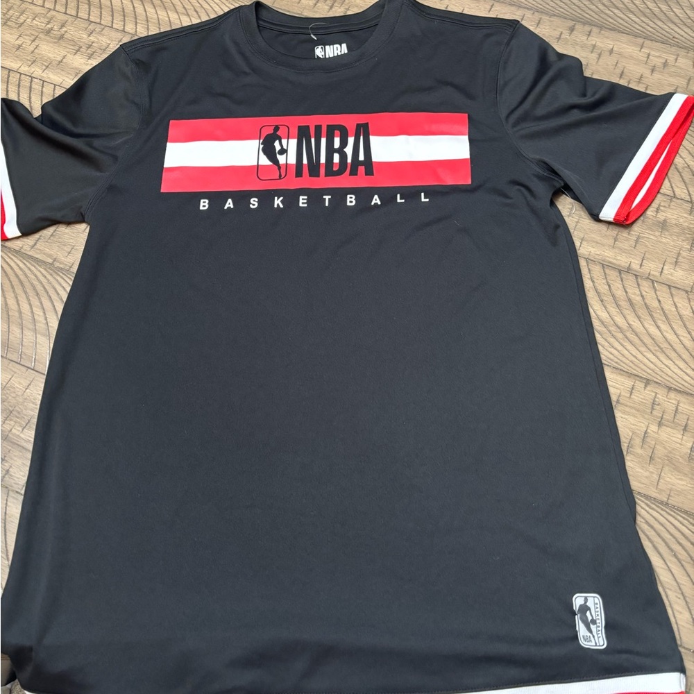 NBA Basketball shirt men’s Medium